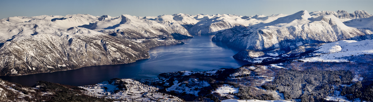 14.Vue panoramique depuis les sommets de Stranda