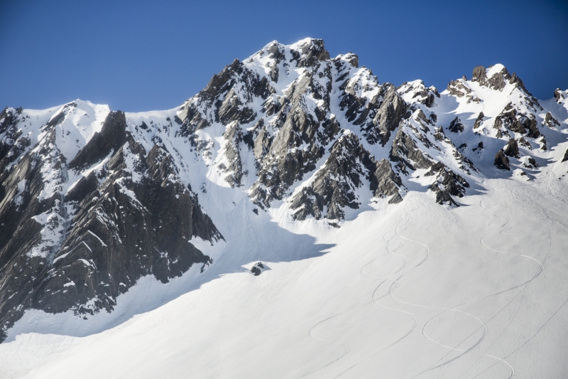 Les aiguilles de la Moindaz vu du bas